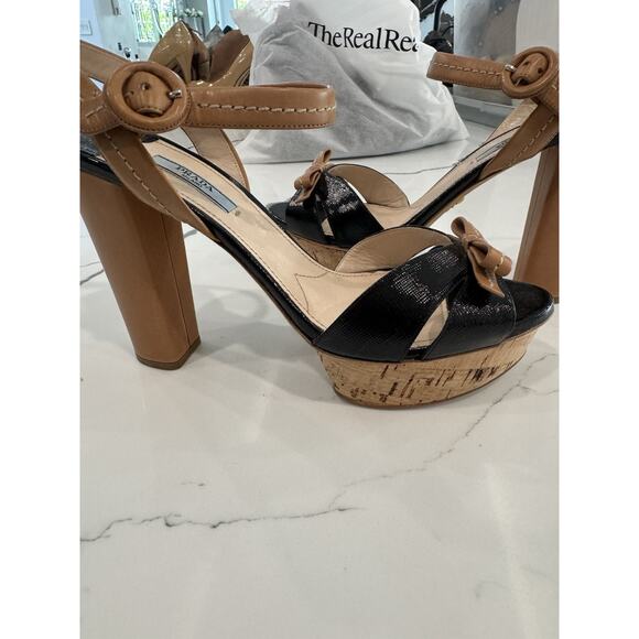 Prada black patent & tan leather bow high block heel Cork platform sandals Sz 40 - Picture 7 of 10